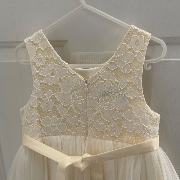 Couture Princess Girls Lace & Layered Tulle Dress Size 5 - Picture 4 of 11